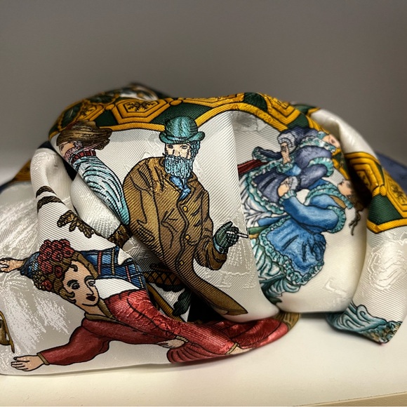 Hermes Carrie 90 Joies d’Hiver silk holiday scarf - Picture 3 of 8